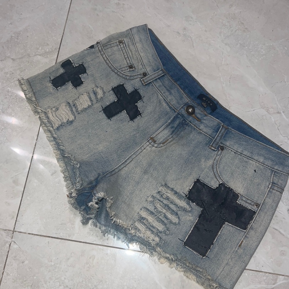 RARE🚨BY MINE CROSS LEATHER DAISY DUKE DENIM SHORTS🚨